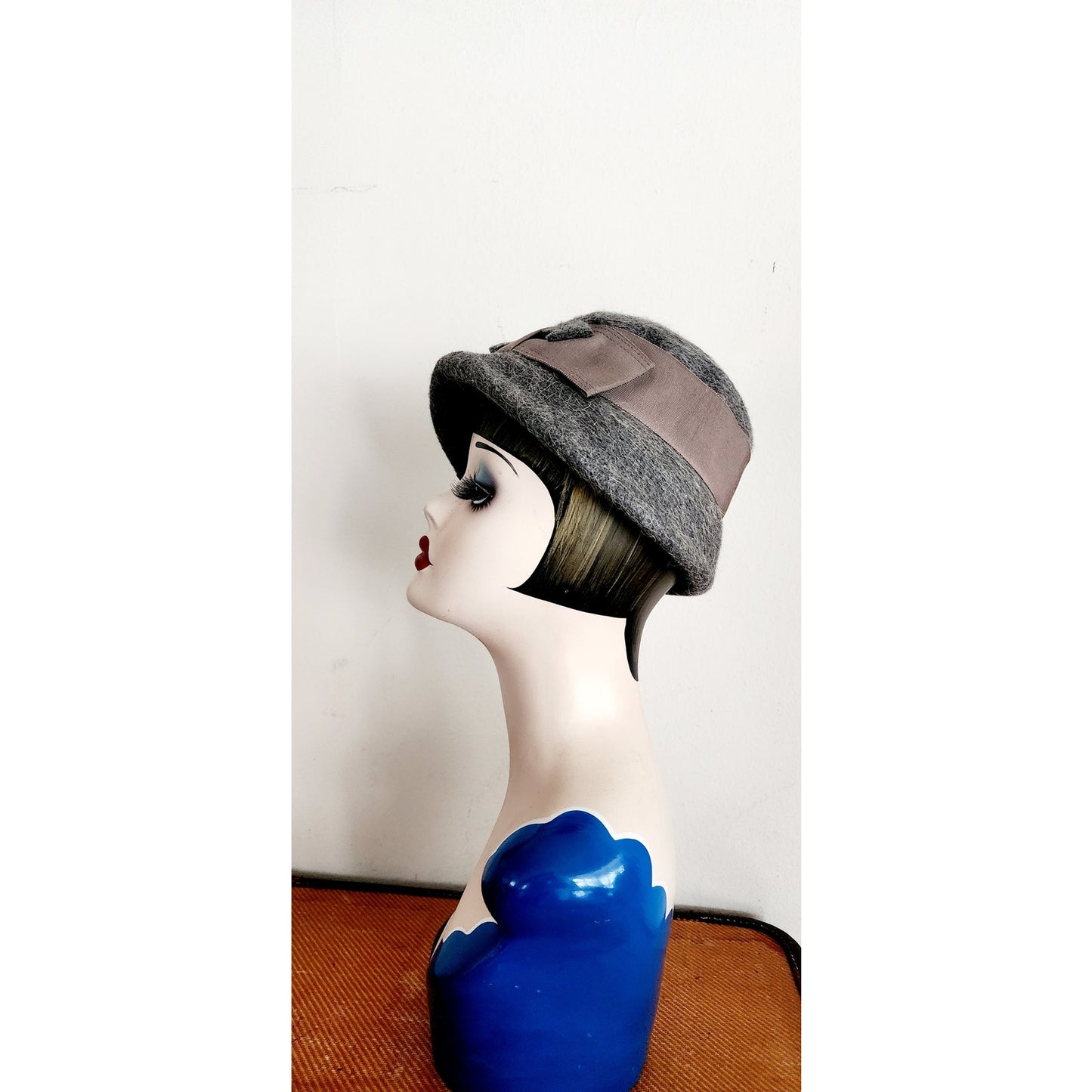 Vintage 60s Gray Hat Flapper Style Cloche Melosoie