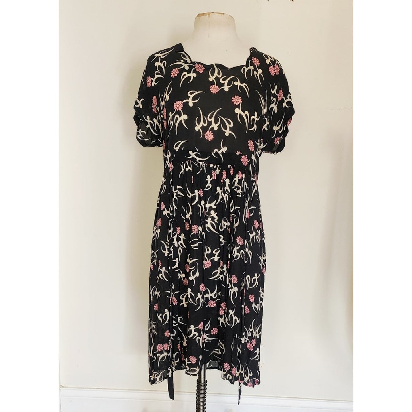 Vintage 30s Rayon Print Maternity Dress Adjustable Tie Sash Dark Floral Print
