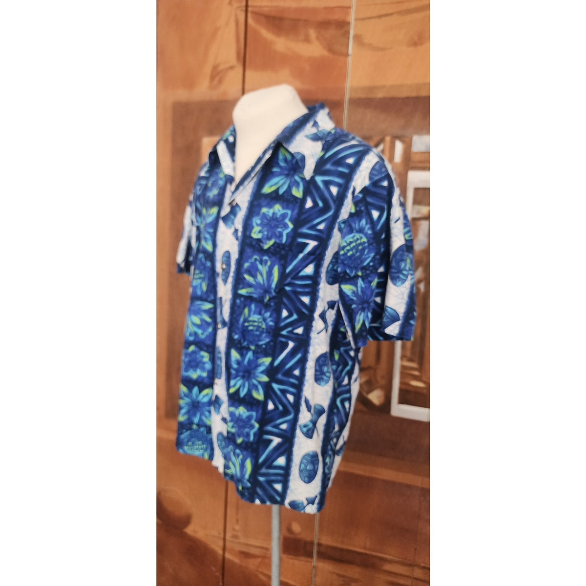 Vintage 1960s Ui-Maikai Men's Blue Hawaiian Tiki Shirt Cotton Short Sleeve