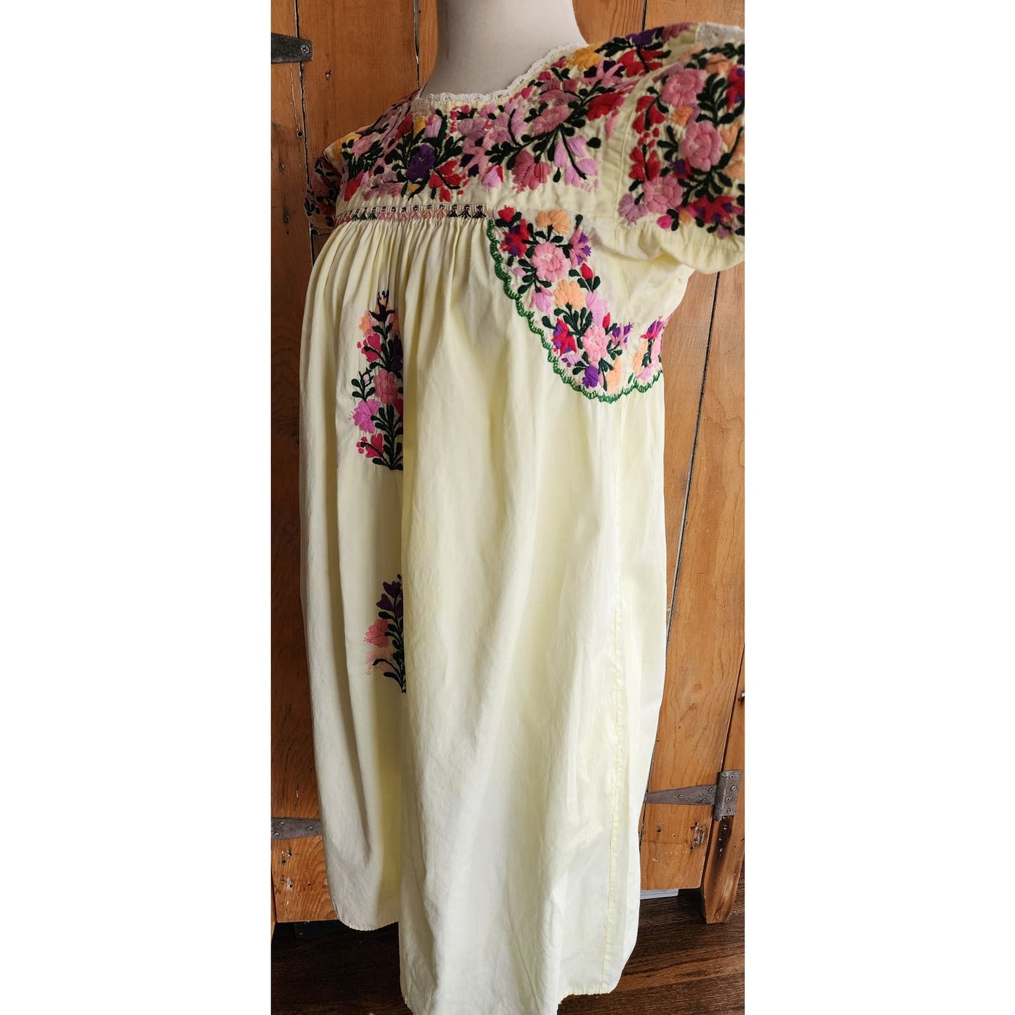 Vintage 60s Mexican Dress Floral Embroidery Pale Yellow