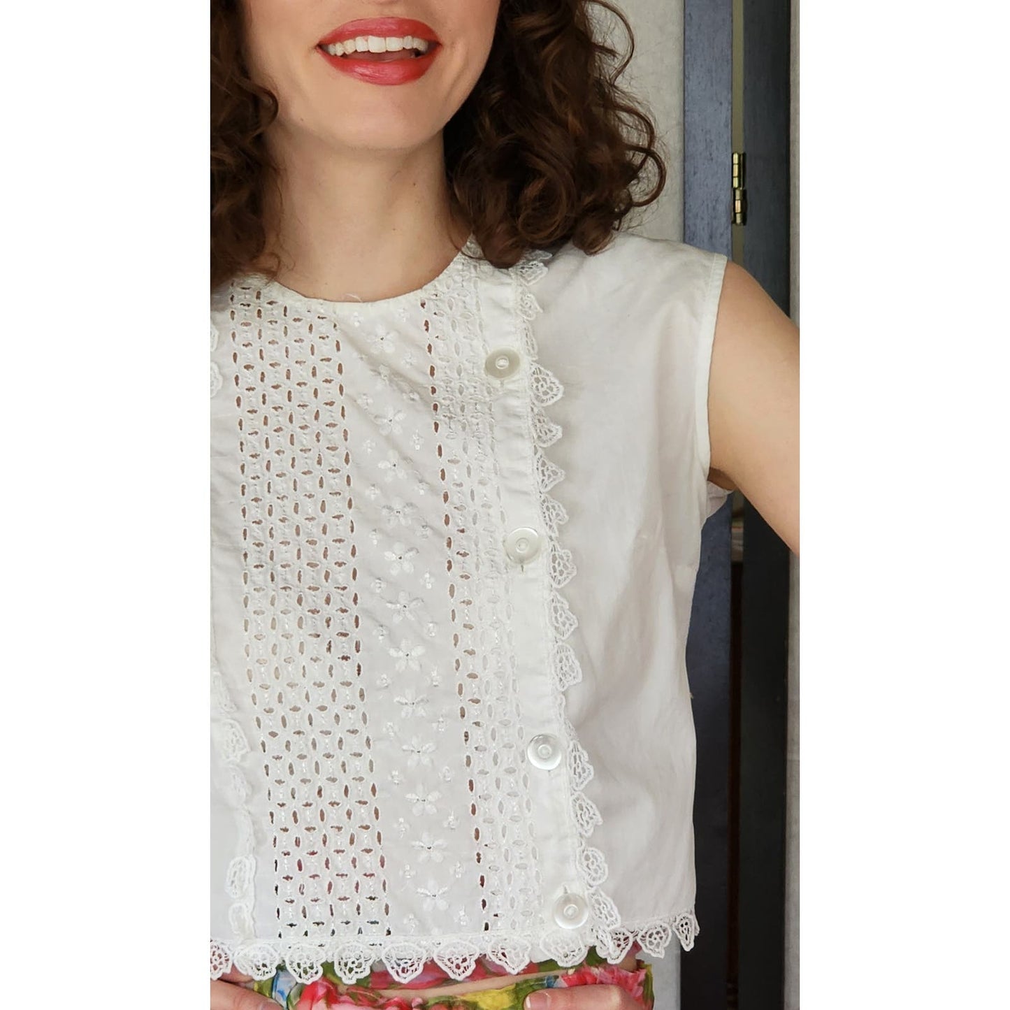Vintage 50s White Cotton Blouse Eyelet Lace Cropped