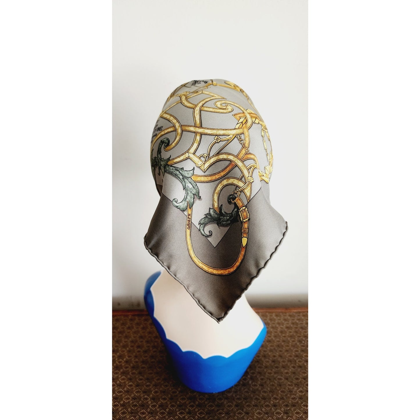 Vintage 90s Hermes Silk Scarf Equestrian Carre 90 Gray Gold l'Instruction du Roy