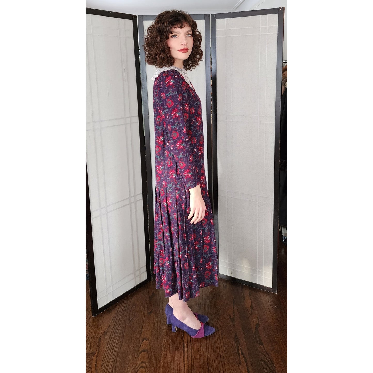 Vintage 80s Laura Ashley Dress Dark Floral Print Lace Collar Long Sleeve
