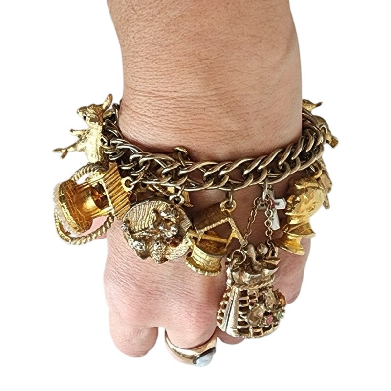 Vintage 50s 60s Gold Charm Bracelet Travel & Hobbies Novelty