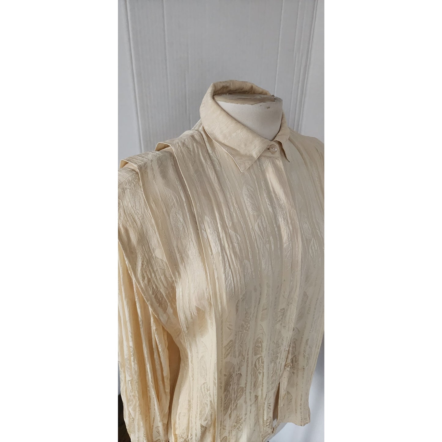 Vintage 80s Cream Silk Blouse Brocade Print / Betty Hanson