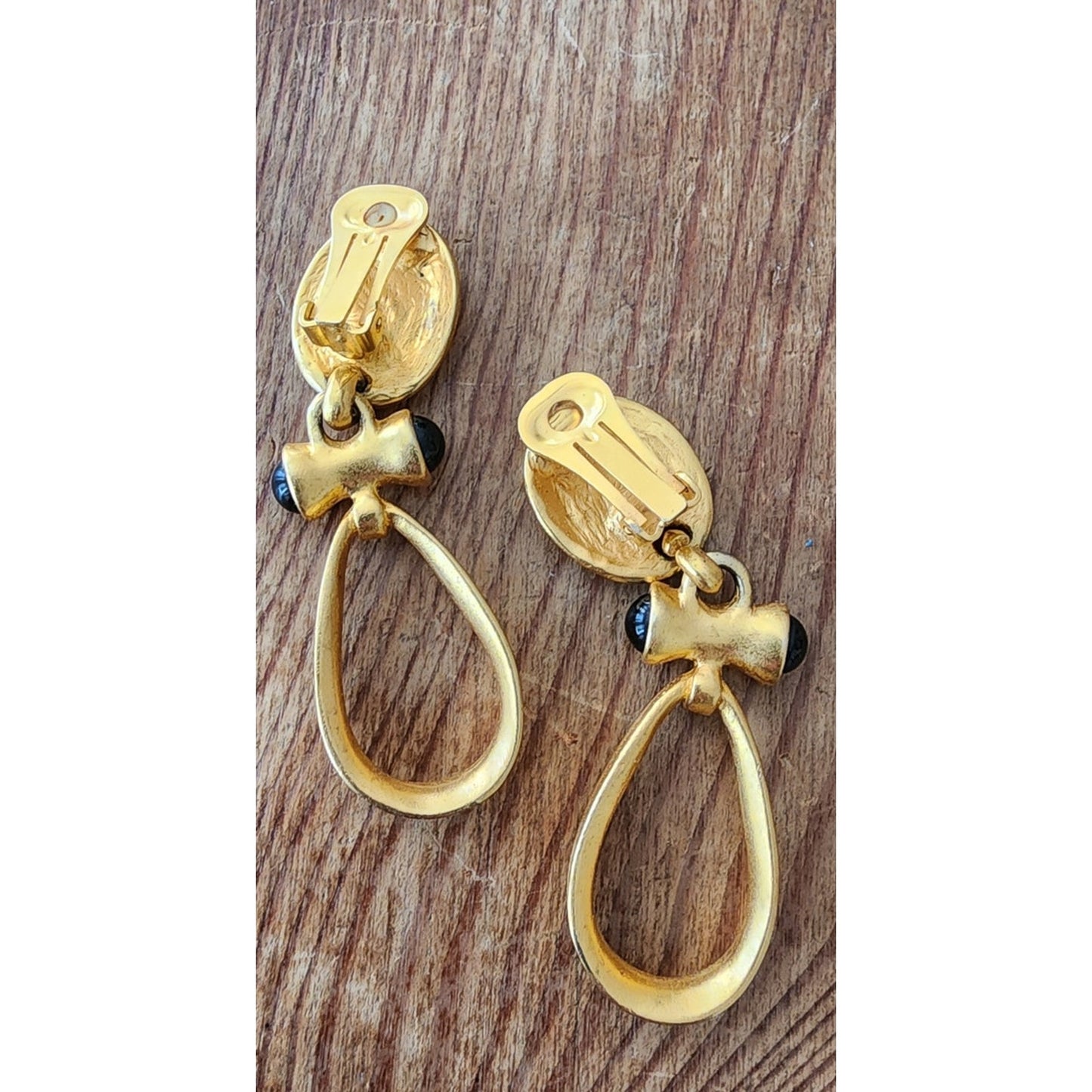 Vintage Gold and Black Teardrop Clip-On Earrings 80s 90s Etruscan Revival
