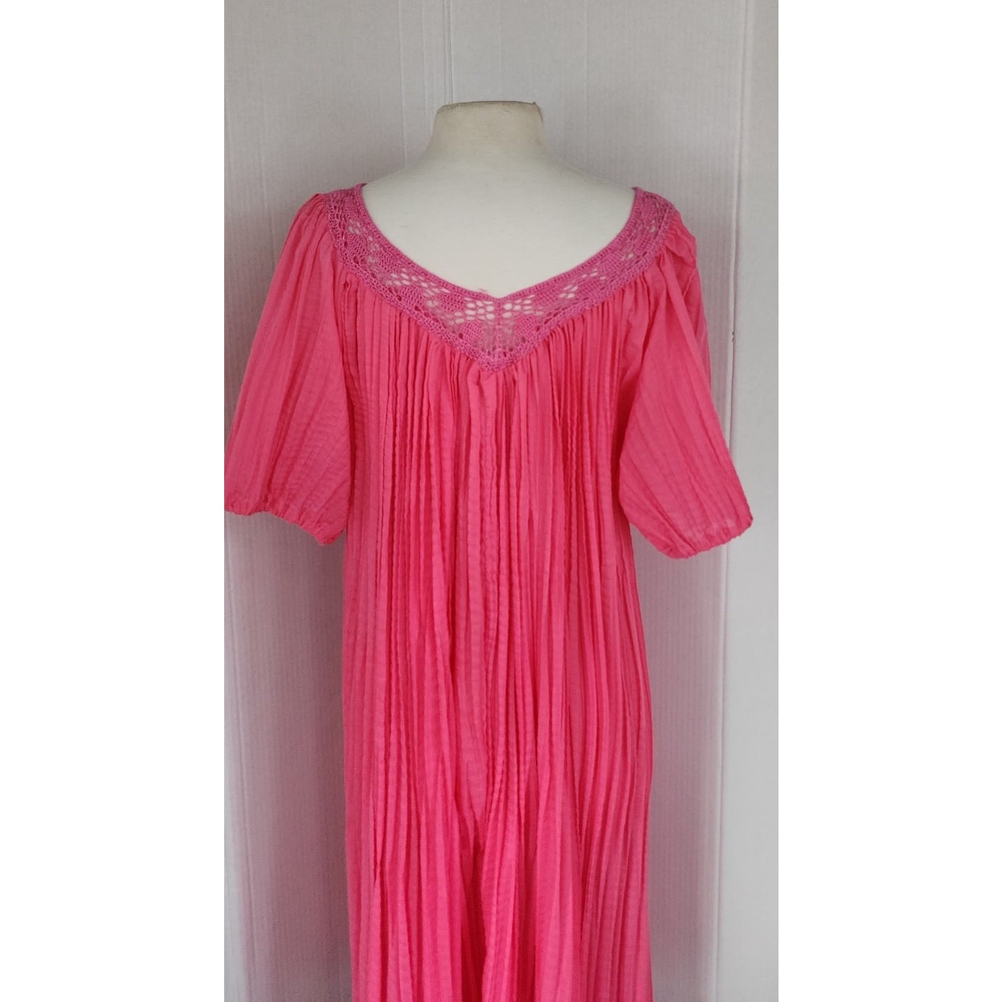 Vintage 70s Pink Caftan Dress Gauzy Crinkled Pleating & Crochet  / Chandni