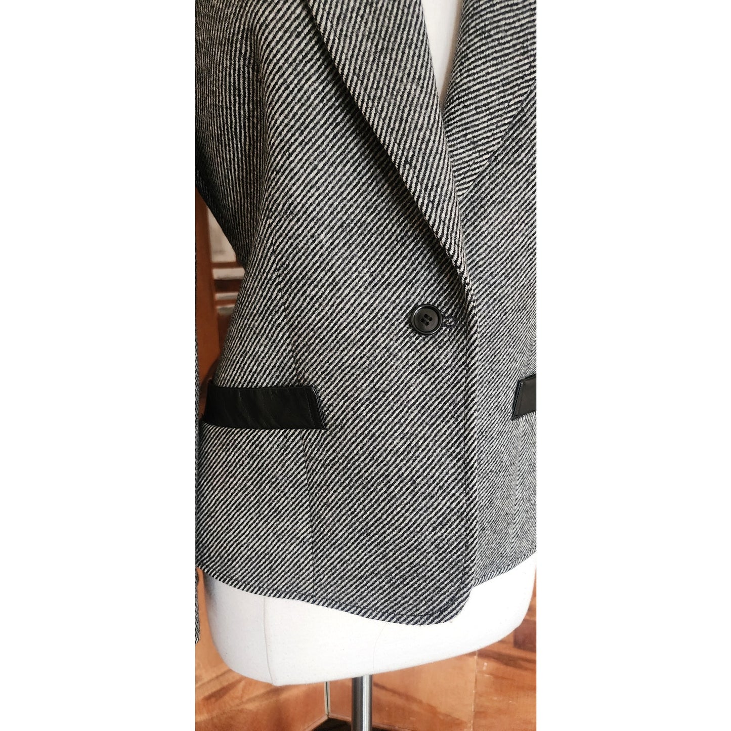 Vintage 80s GUY LAROCHE Gray Tweed Blazer Black Leather Collar / M
