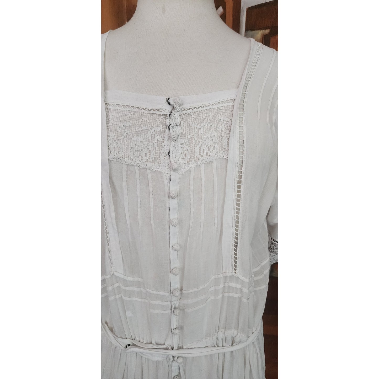 Antique 1910s White Lingerie Tea Dress Lawn Gown Crochet Lace Embroidery Drop Waist L