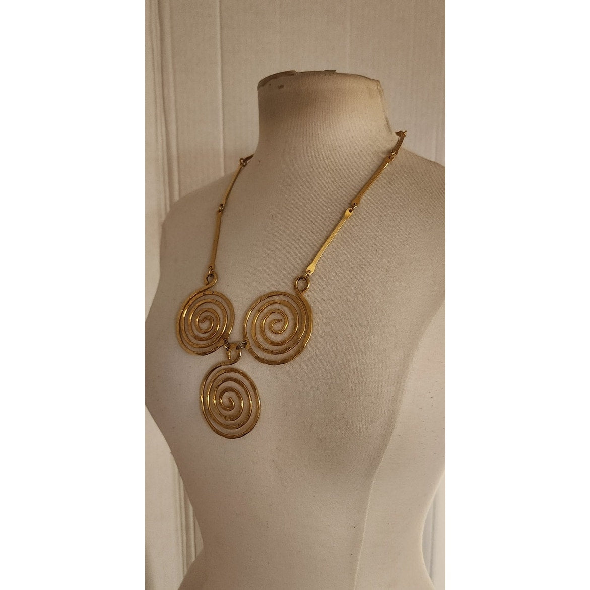 Vintage 70s Spiral Pendant Necklace Hammered Gold Greek Inspired