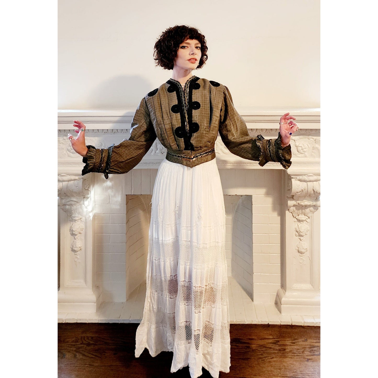 Antique Ladies Jacket Edwardian 1900s 1910s Gray Silk Black Coiled Trim