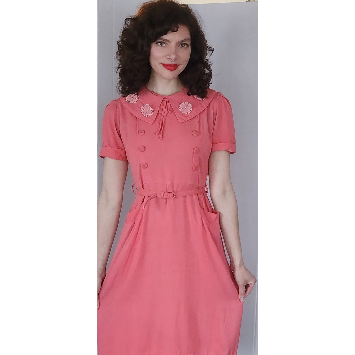 Vintage 40s Pink Dress w/ Embroidered Floral Collar, Belted / S