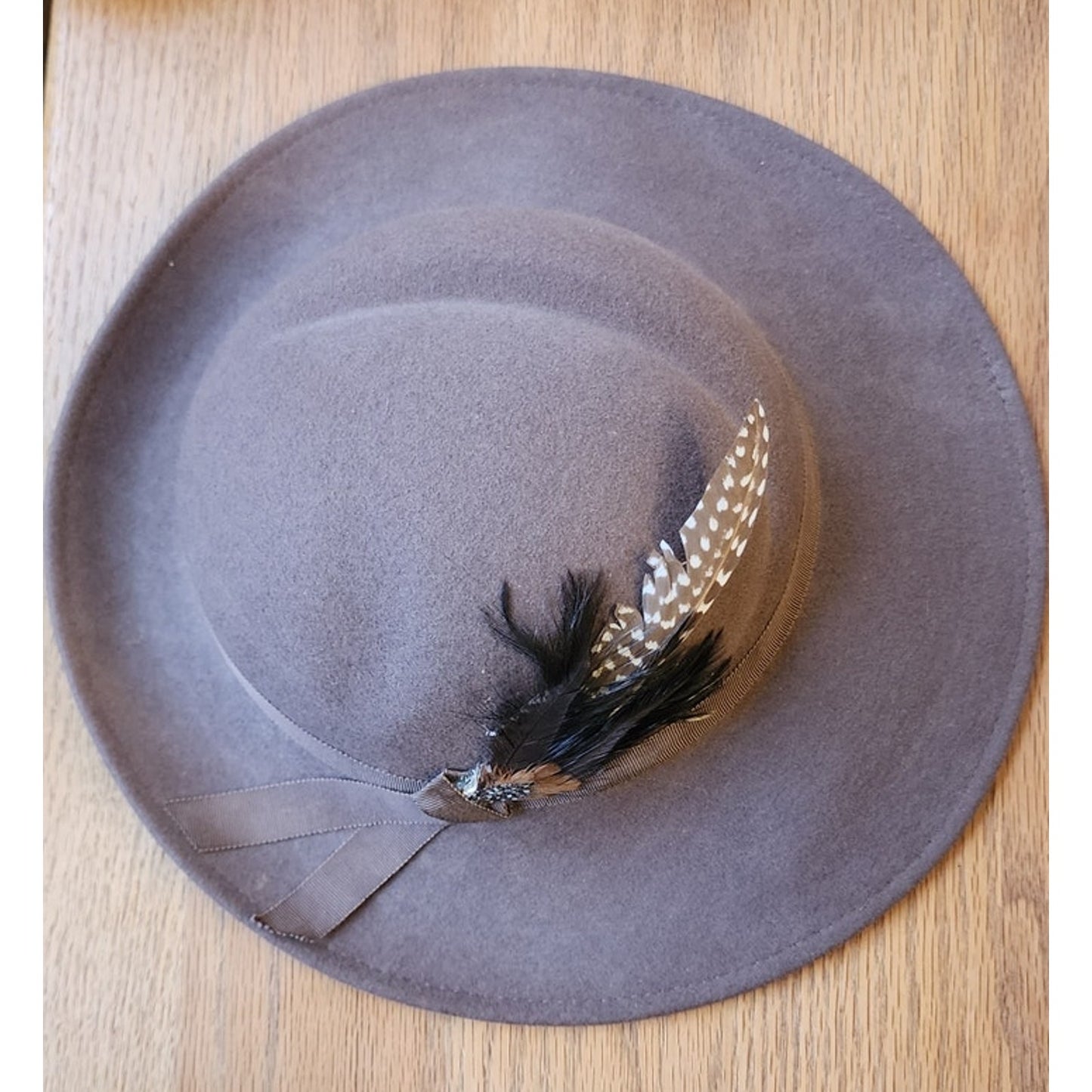 Vintage 1970s Ladies Fedora Hat Brown Wool Wide Brim Feather