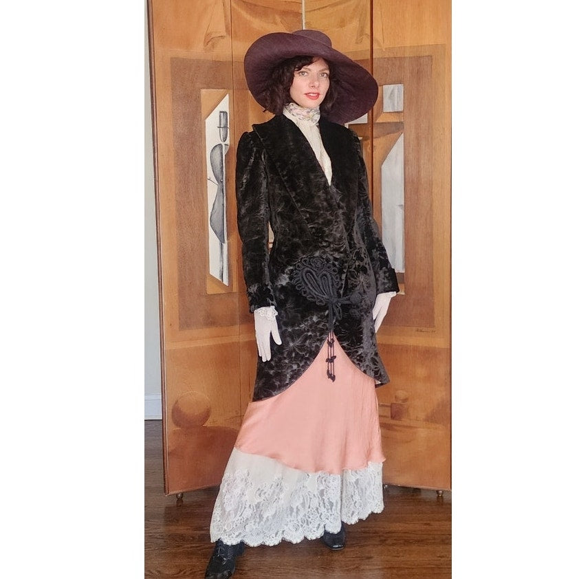 Antique 1910s 20s Edwardian Art Deco Black Textured Silk Velvet Opera Coat Frock Jacket with Silk Chord Knot Closure