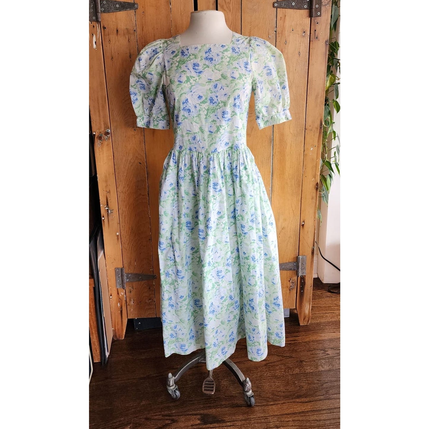 Vintage 80s Laura Ashley Floral Print Dress Blue Green White Cotton