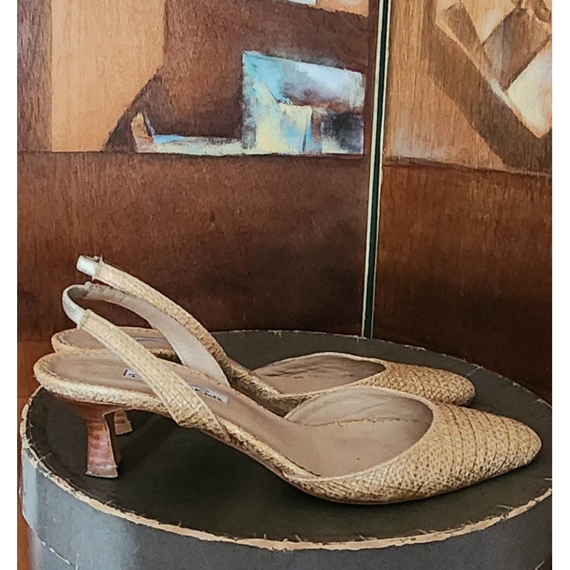 Vintage 1990s Oscar de la Renta Slingback Pumps 38 Beige Cream Gold Weave Texture Kitten Heels Shoes