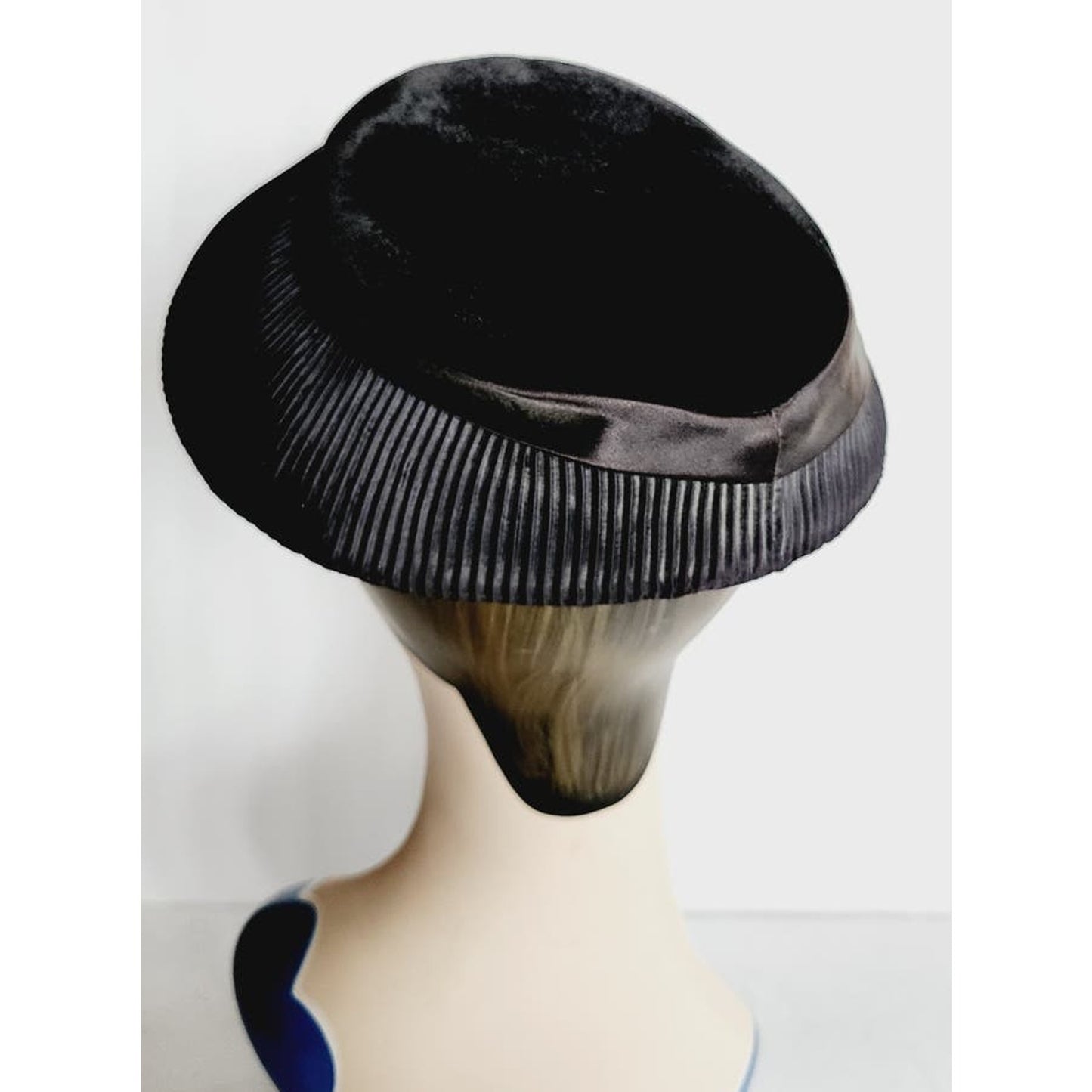 Vintage 50s Black Hat Saucer Style Velvet & Satin