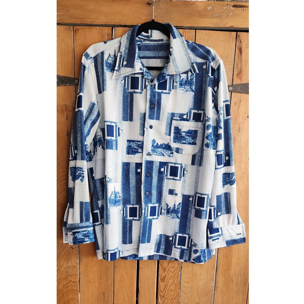 Vintage 70s Novelty Print Mens Shirt Button Down Blue White