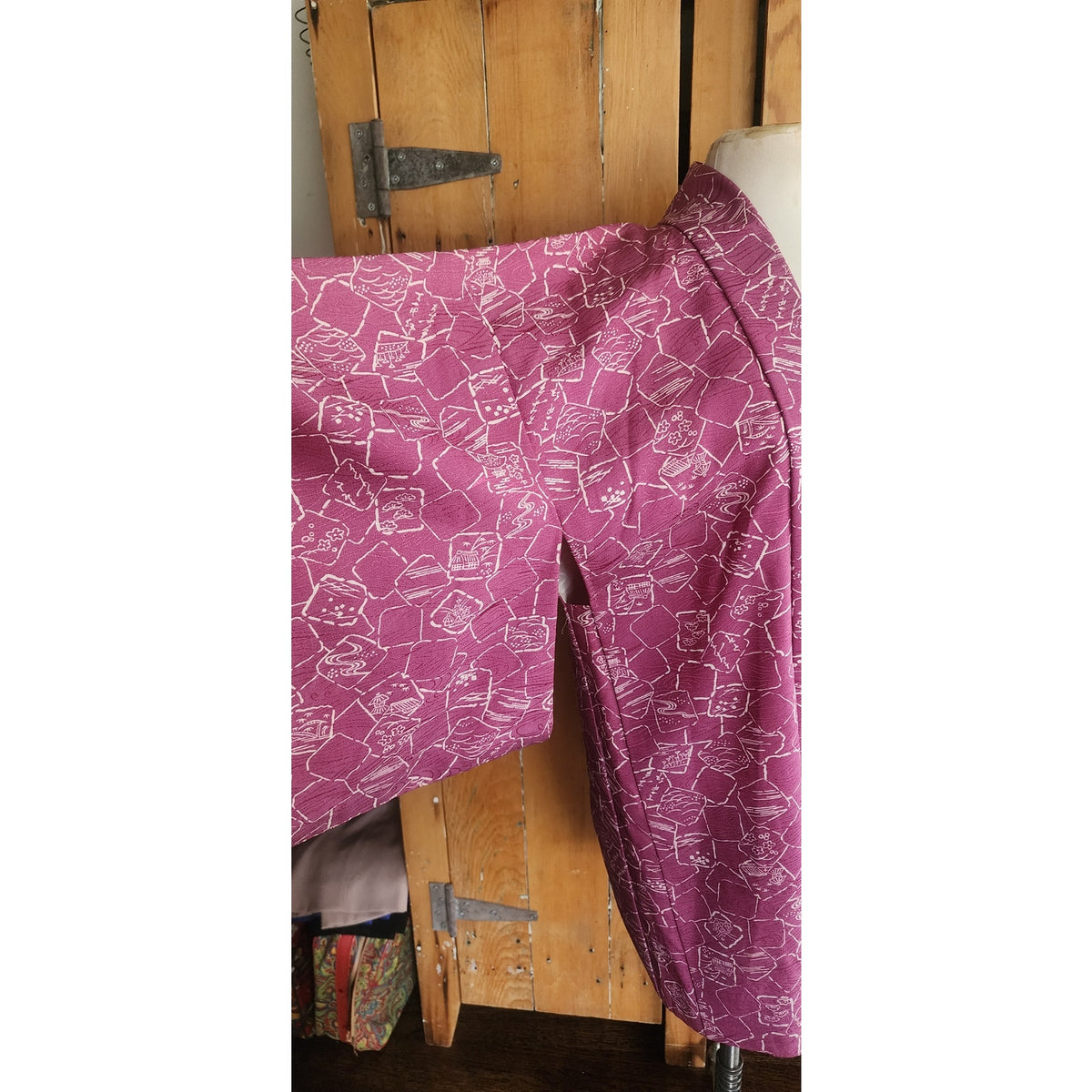 Vintage Japanese Jacket Kimono Haori Style Mauve Pink Purple White Silkprint