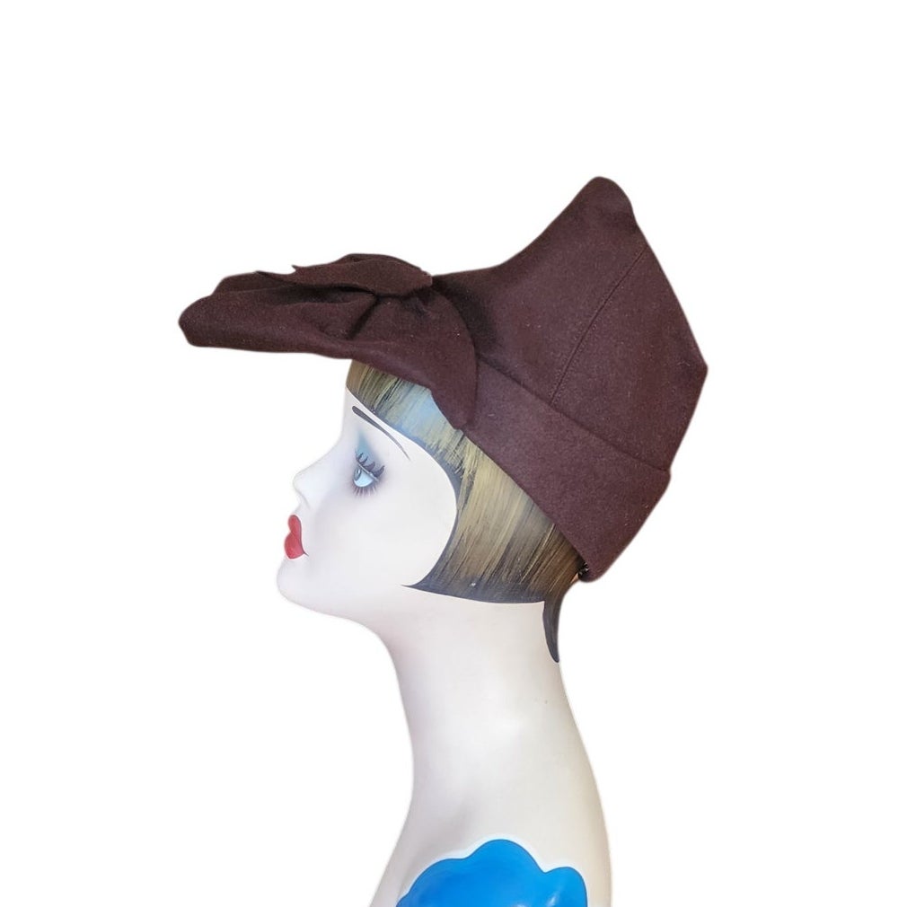Vintage 1940s Brown Hat Tall Sculpted Tilt w/Front Bow Lecie Studio
