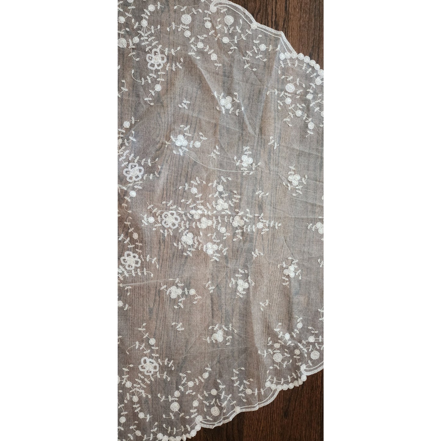 Vintage 1950s Brussels Lace Bridal Veil Wedding Mantilla Fingertip Length