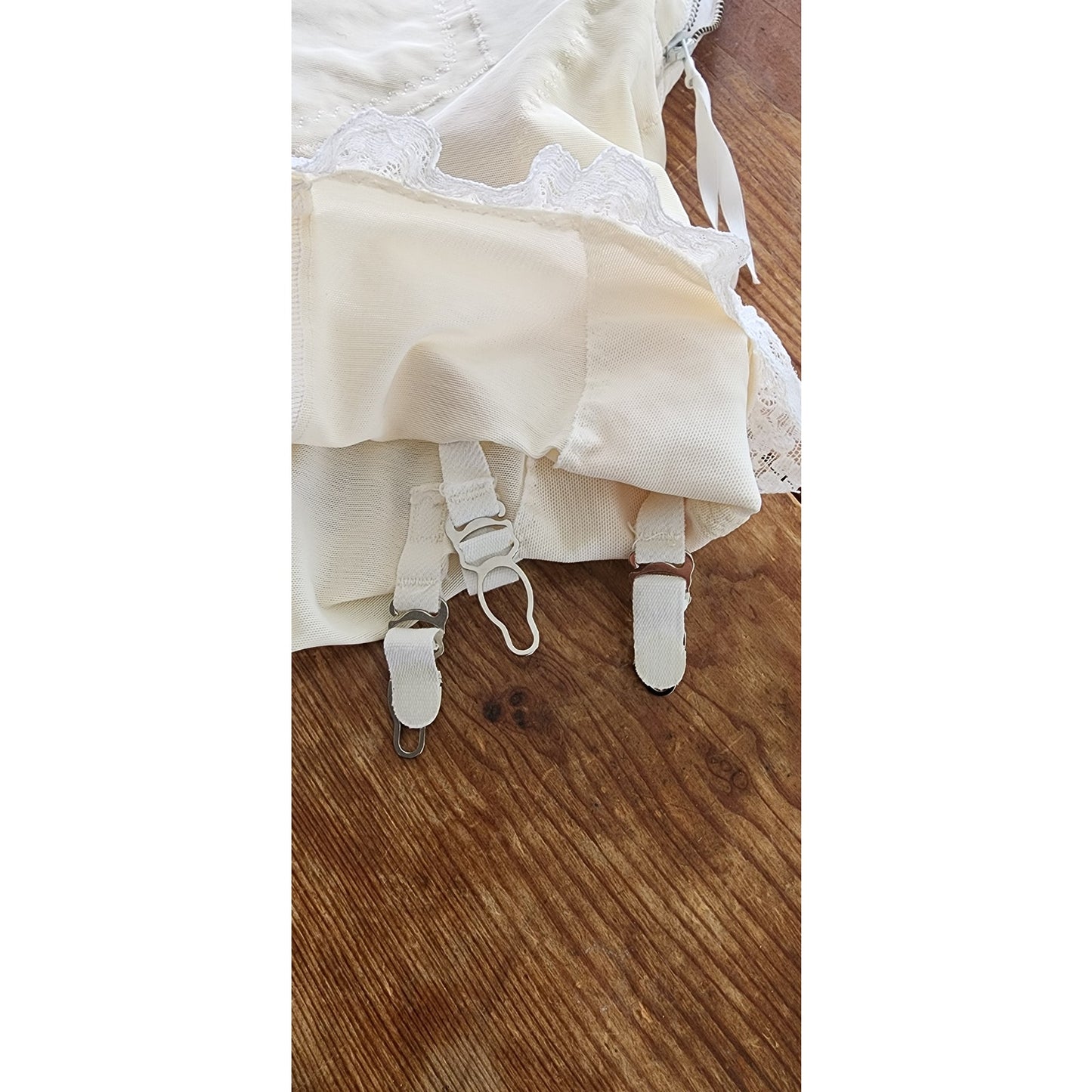 Vintage 50s Girdle Underwear Cream Nylon w/Garters Formfit Rogers 32