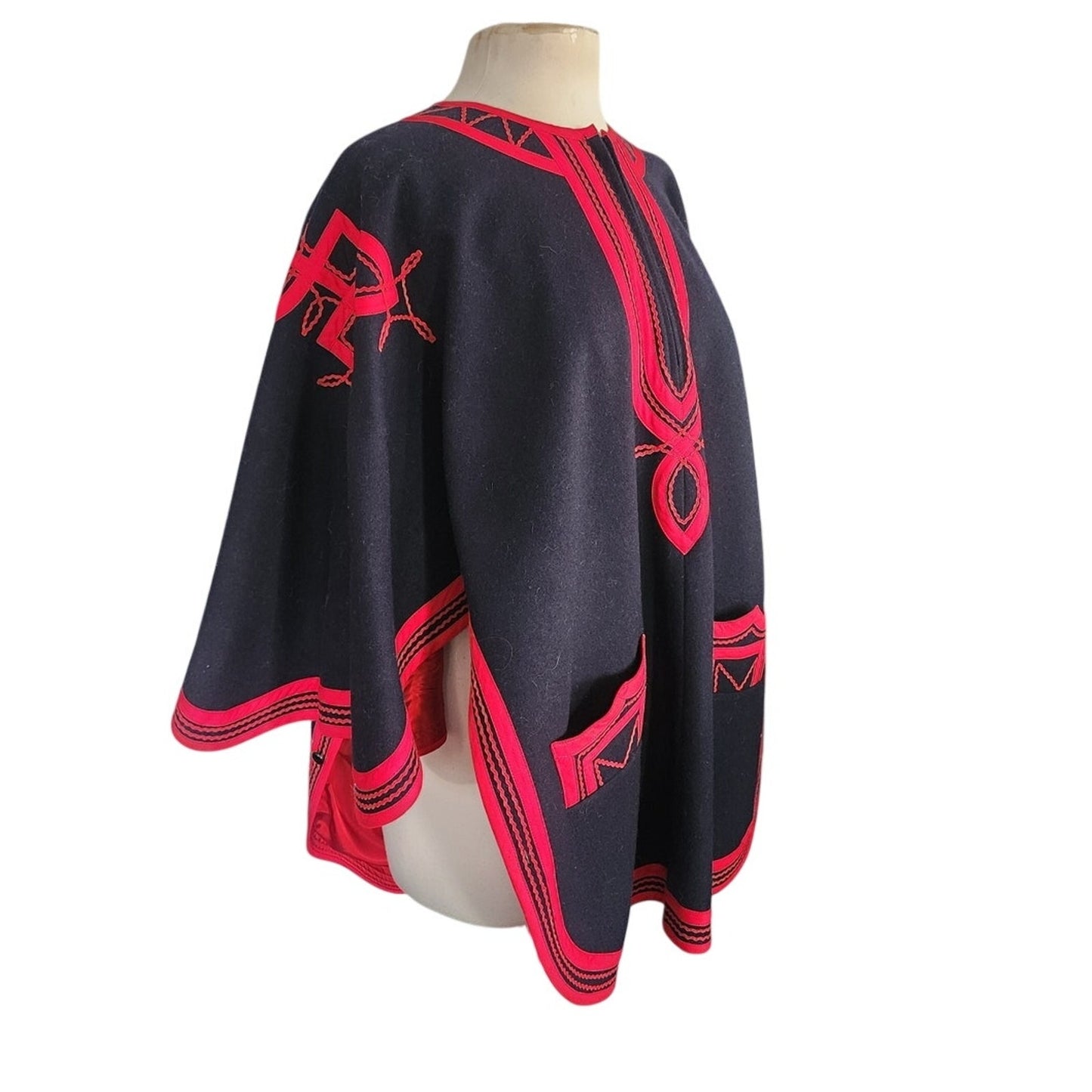 Vintage 1970s Poncho Embroidered Wool Guatemala Pinata Capelet
