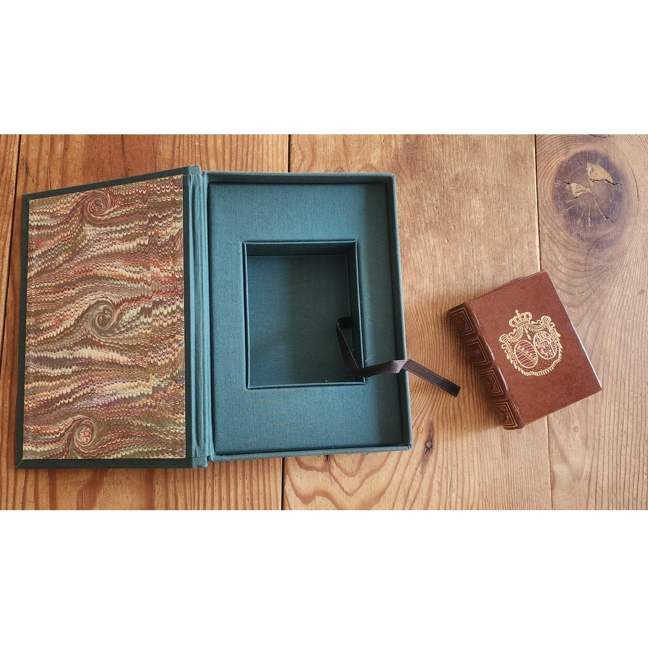 RARE Manuscript Fascimiles Il Libro delle Ore Ross. 94 Vatican Book of Hours Bruges Flemish Art 1983 Jaca Book Belser Verlag Mint w/Box