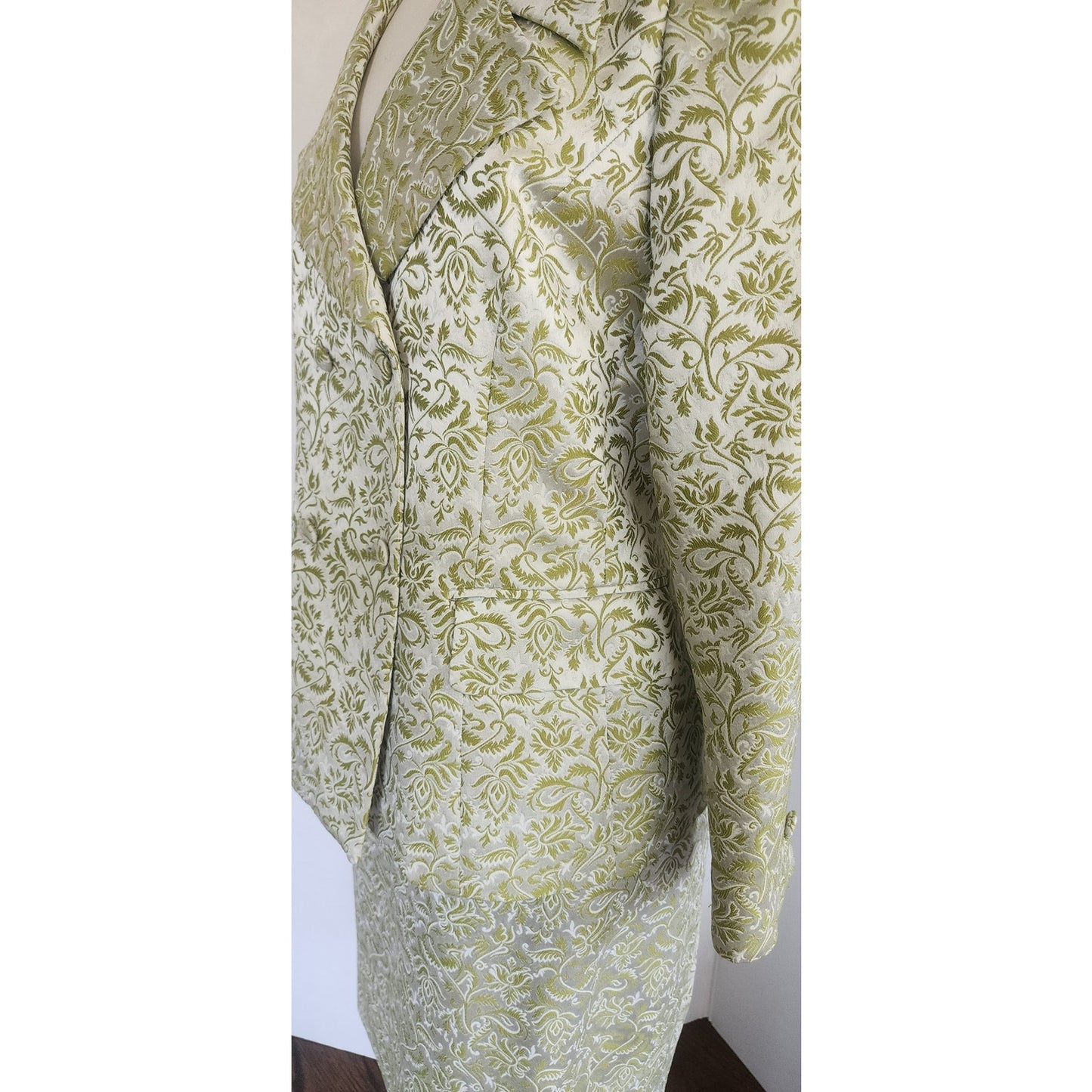 Vintage 1980s ESCADA COUTURE Skirt Suit Green Cream Silk Jacquard Leafy Print / L