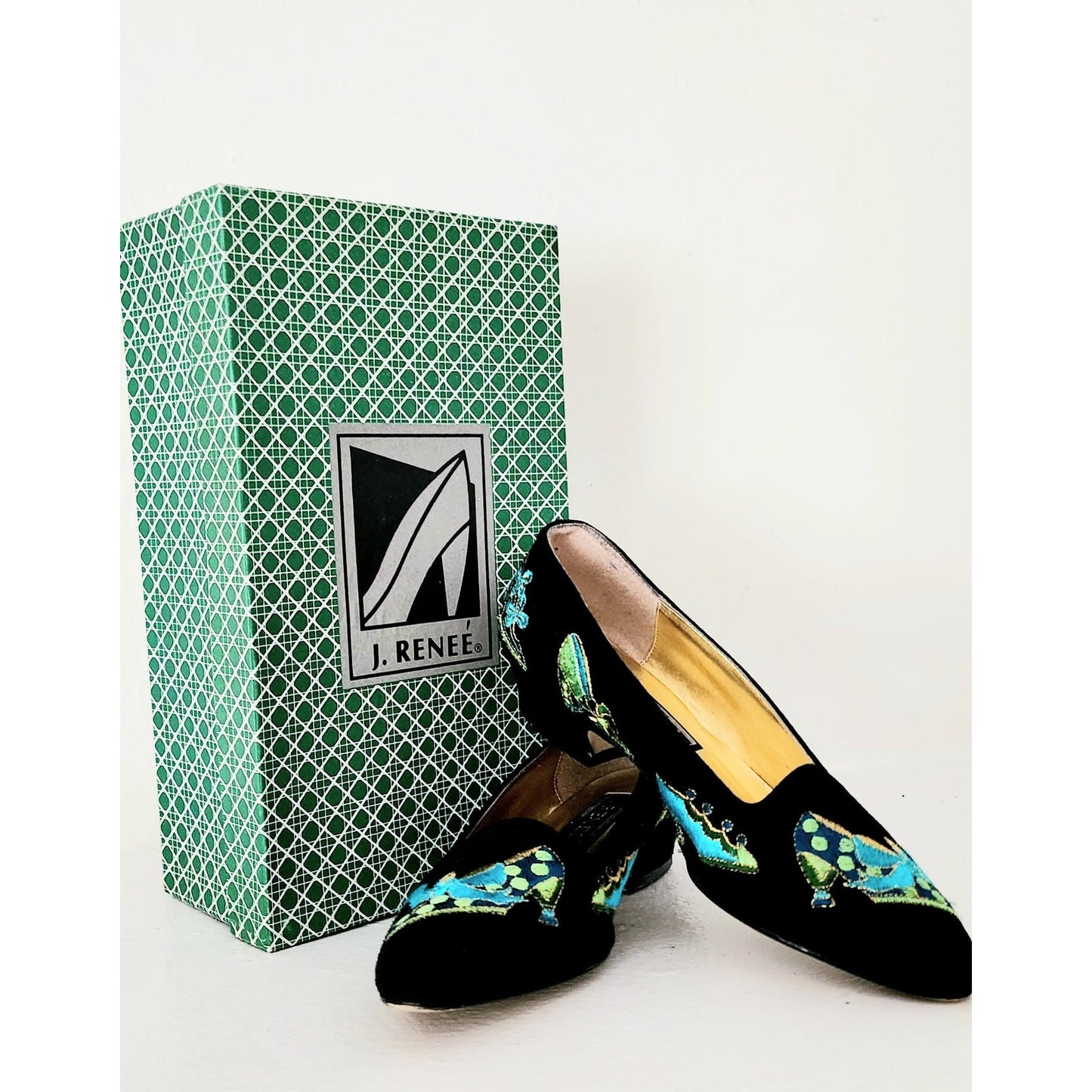 Vintage 90s Black Suede Pumps Green Shoes Embroidery J Renee 7.5