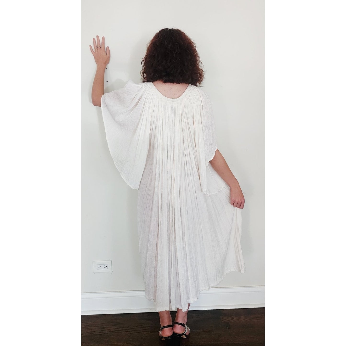Vintage 1970s Amerikan Climax Caftan Dress White Cream Cotton Angel Sleees Gauzy
