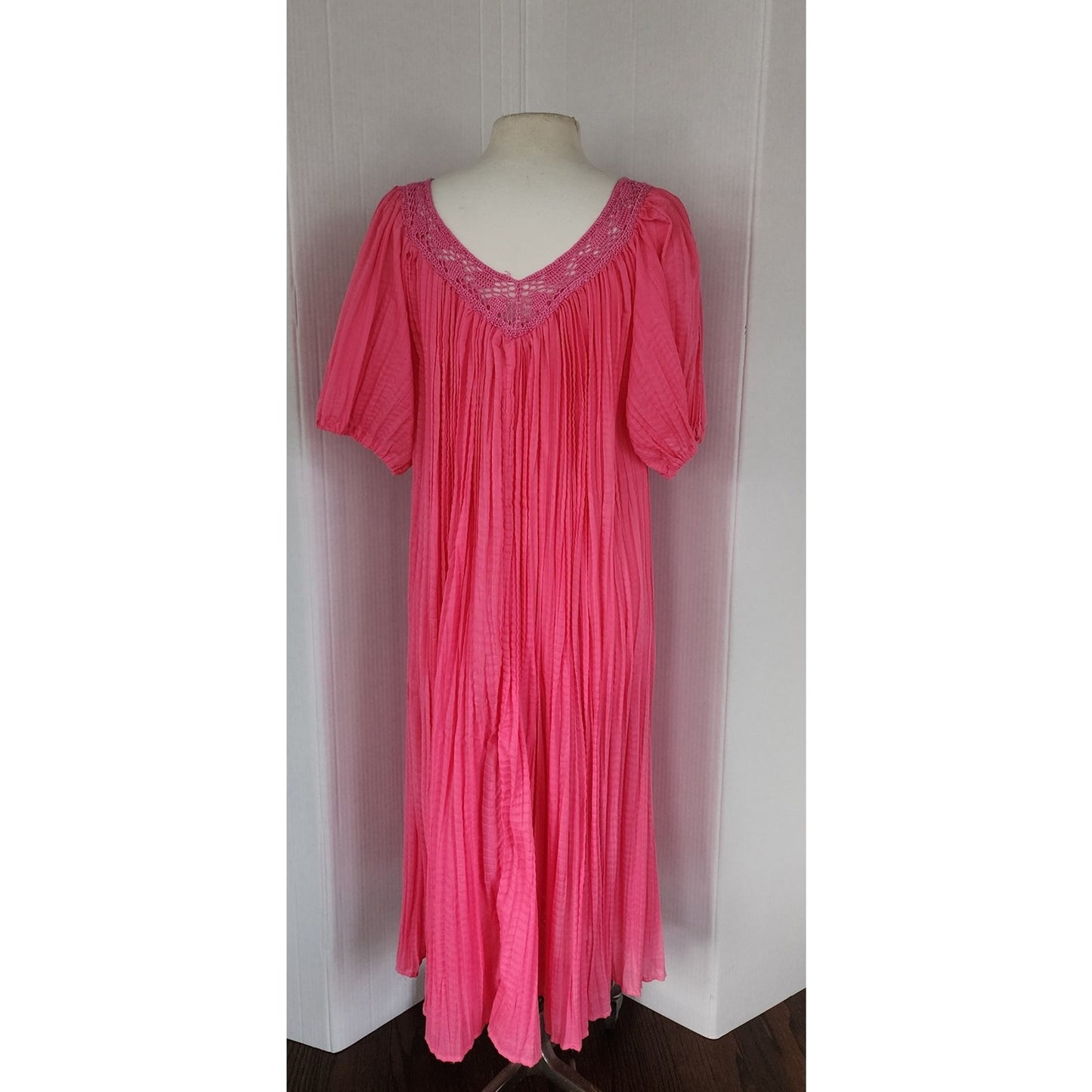 Vintage 1970s Pink Summer Dress Caftan Tent Moomoo Crinkled Pleating & Crochet