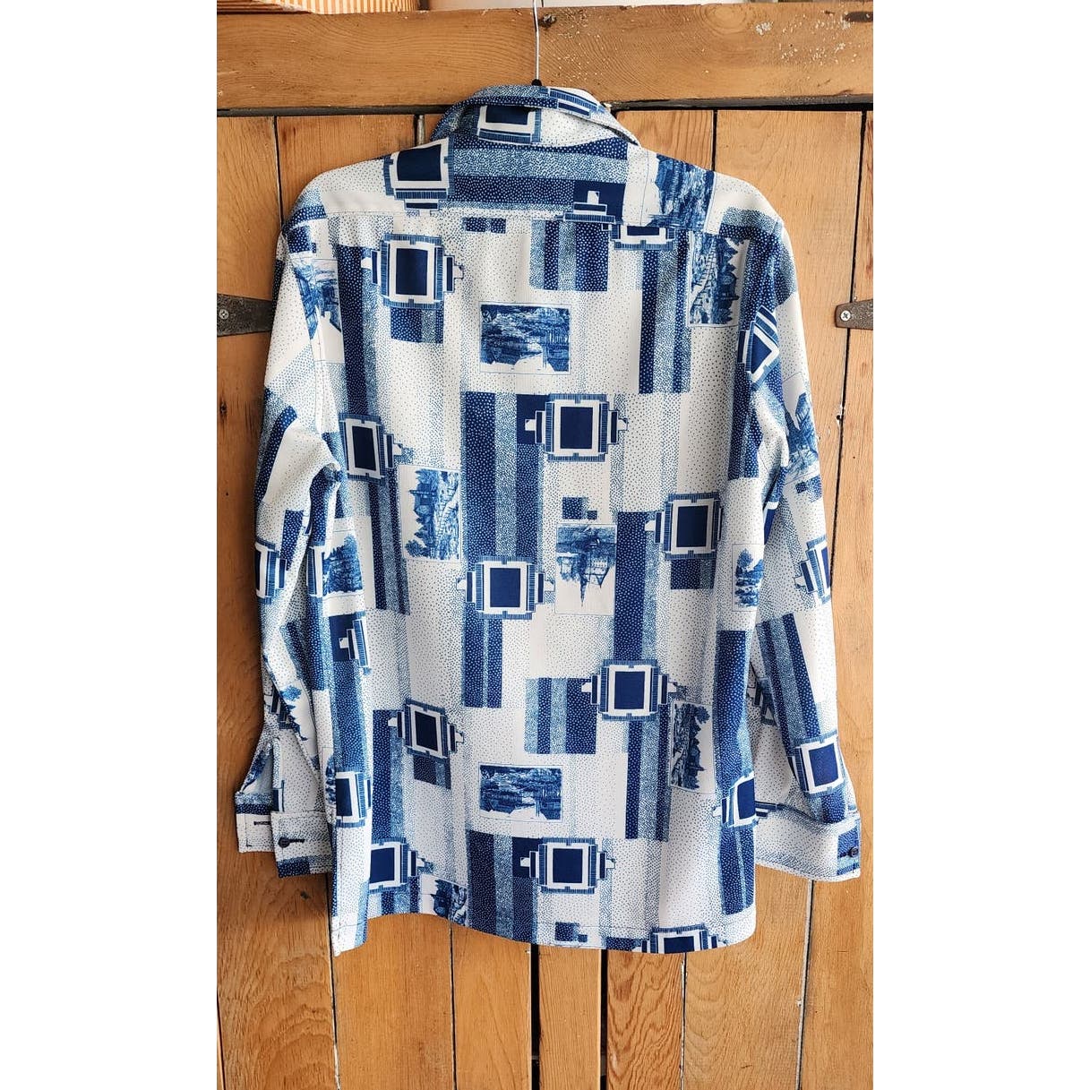 Vintage 70s Novelty Print Mens Shirt Button Down Blue White