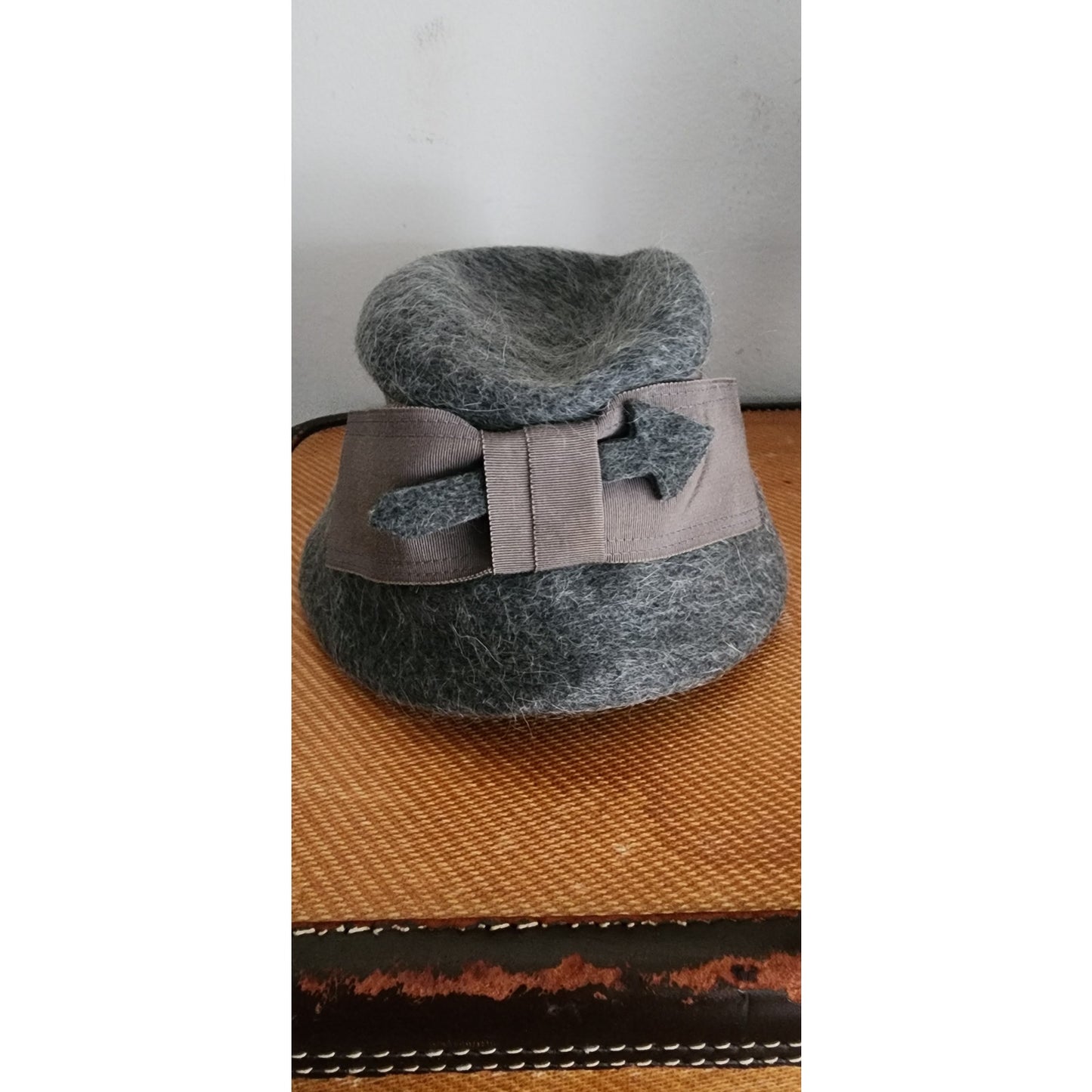 Vintage 60s Gray Hat Flapper Style Cloche Melosoie