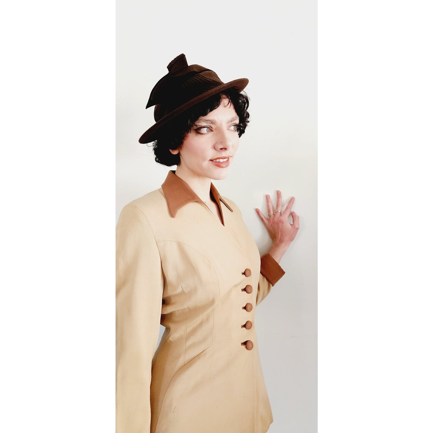 Vintage 40s Skirt Suit Beige Tan Gabardine Wool Large Collar