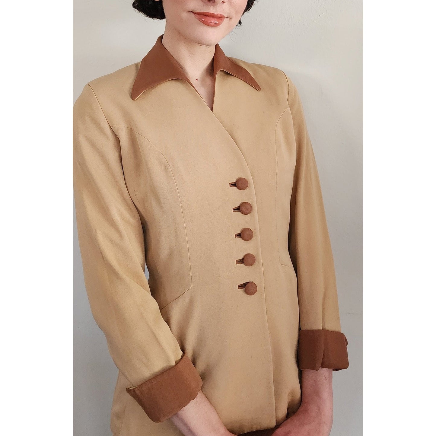 Vintage 40s Skirt Suit Beige Tan Gabardine Wool Large Collar