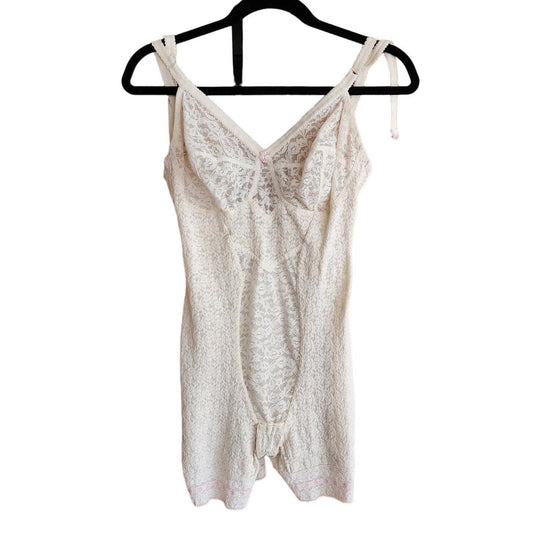 Vintage 50s White Lace Girdle/Full Form Bra Jezebel 38C