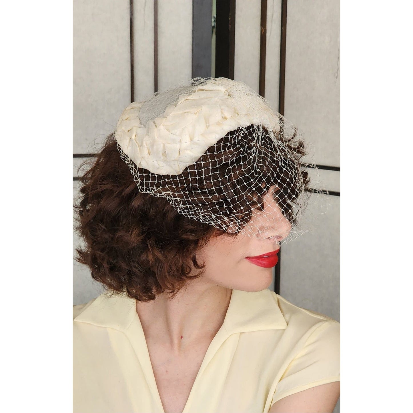 Vintage 50s Ivory Close Hat w/Ruched Ribbon & Netting