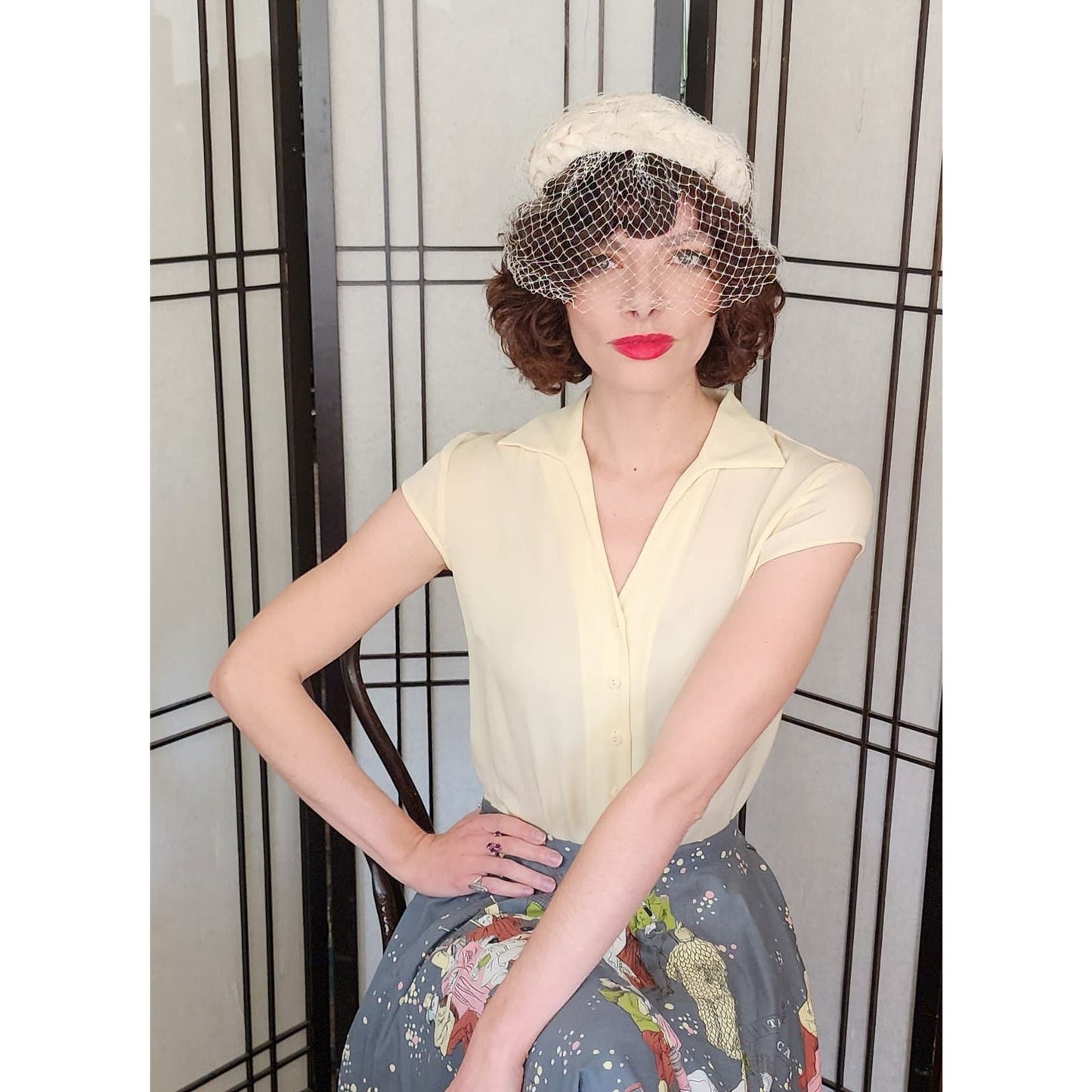 Vintage 50s Ivory Close Hat w/Ruched Ribbon & Netting