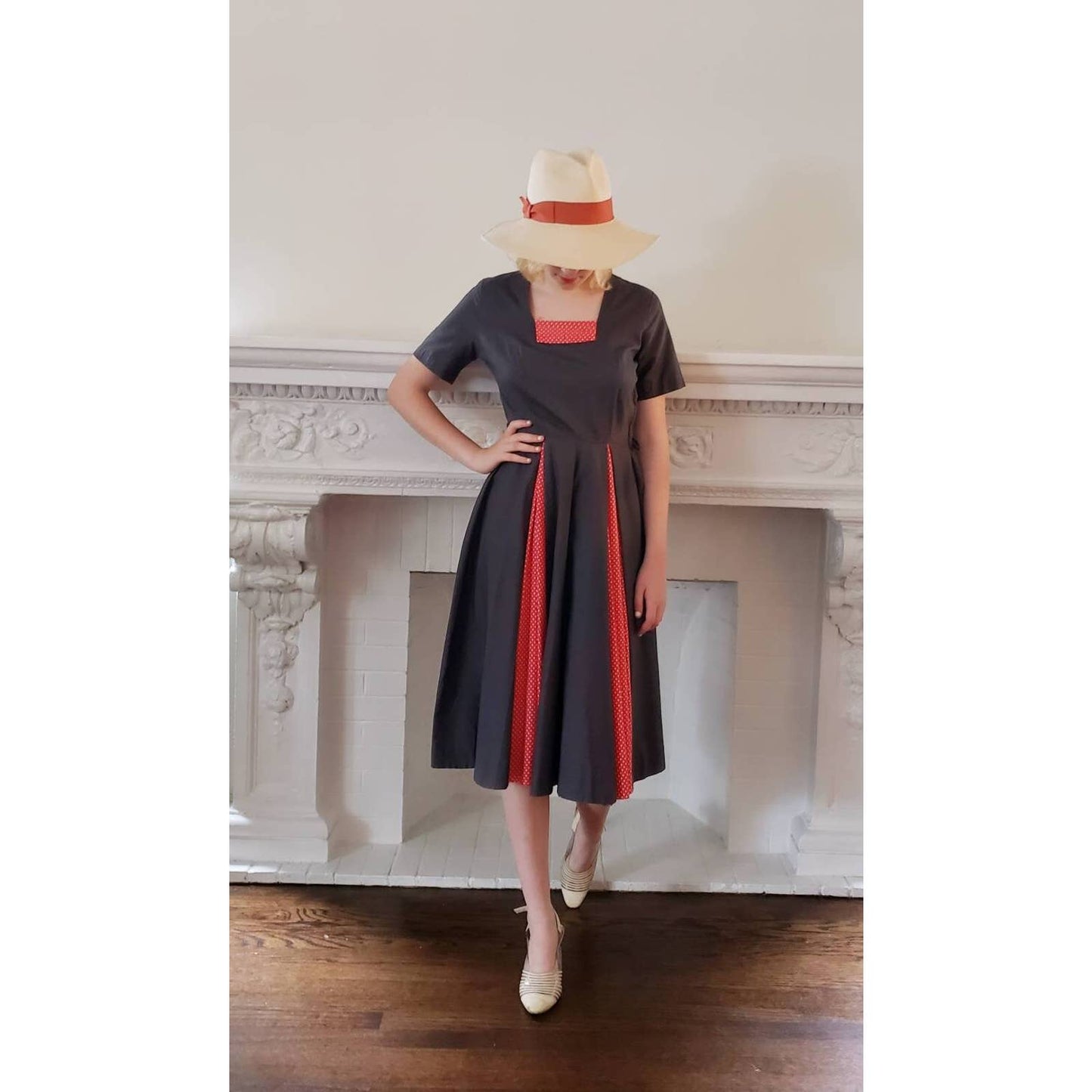 Vintage 50s Cotton Print Dress Gray Red Polka Dot Short Sleeves Circle Skirt