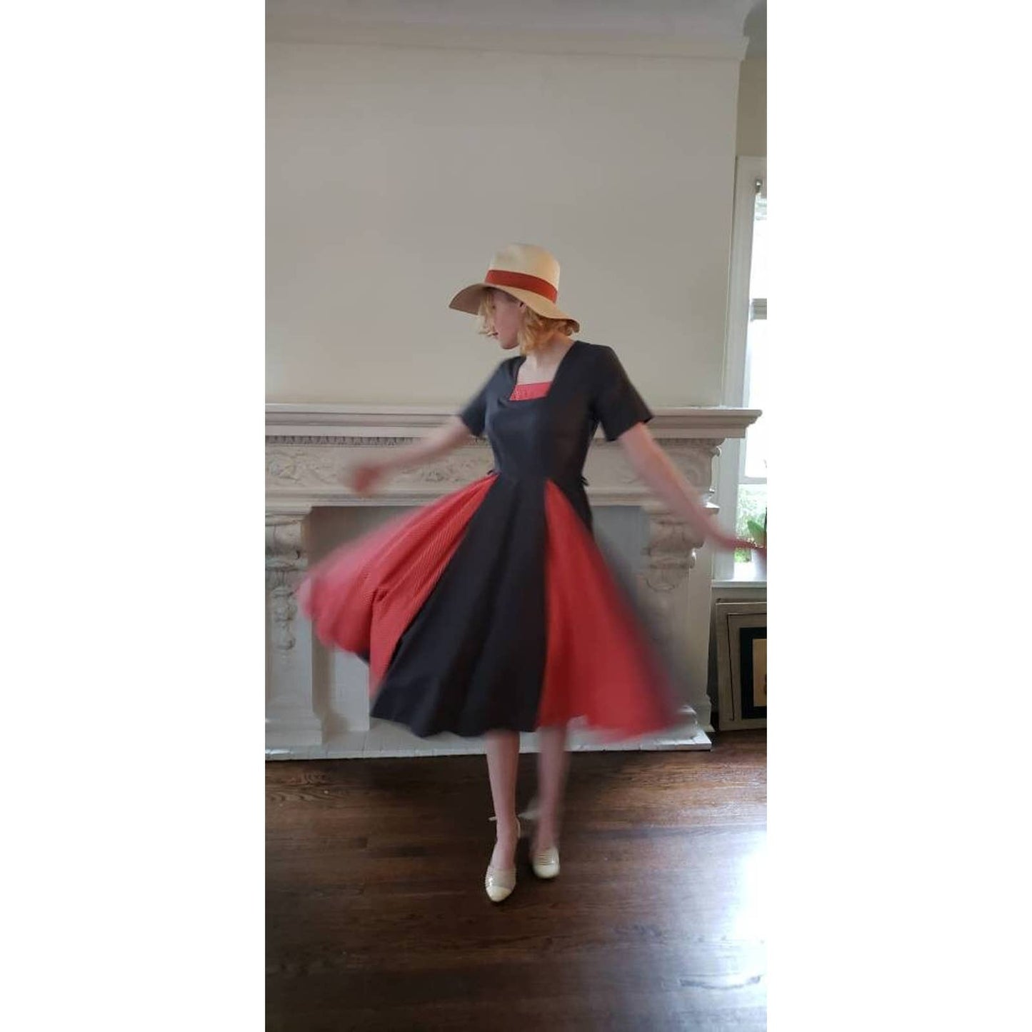 Vintage 50s Cotton Print Dress Gray Red Polka Dot Short Sleeves Circle Skirt
