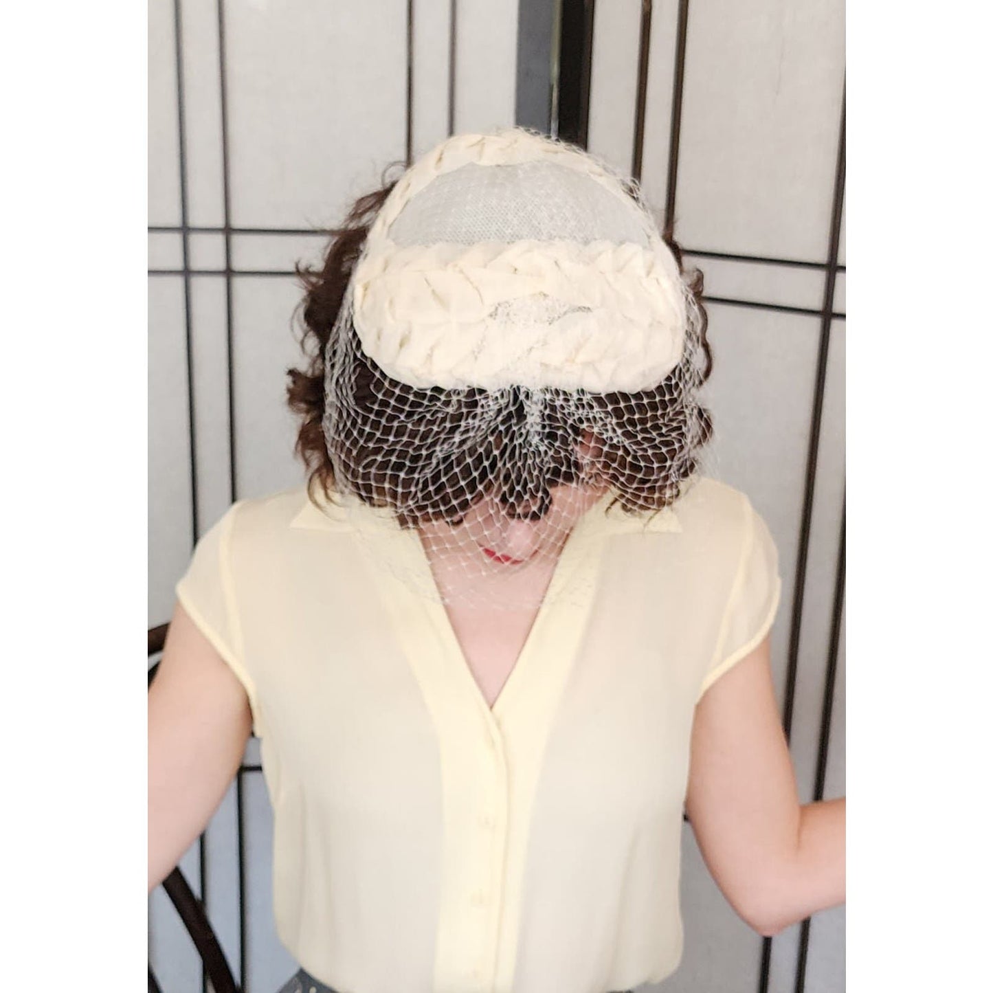 Vintage 50s Ivory Close Hat w/Ruched Ribbon & Netting
