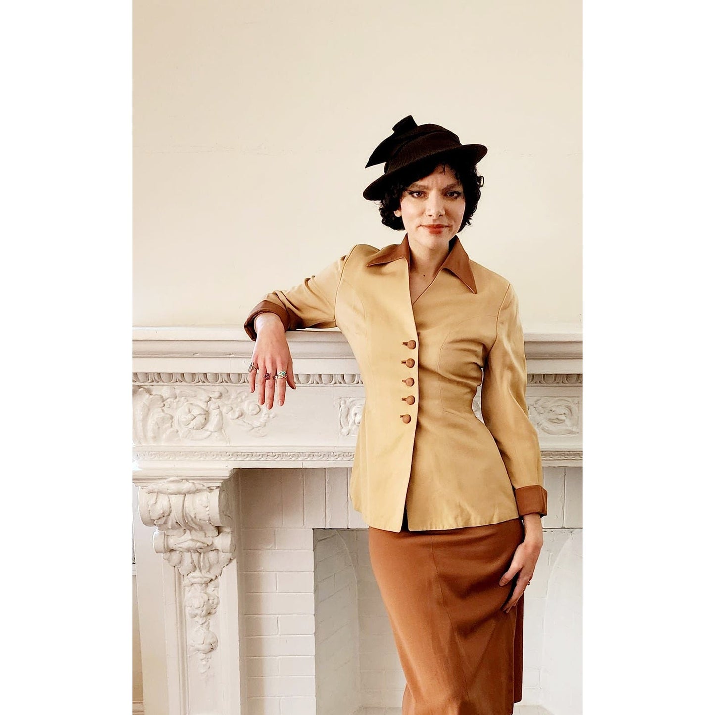 Vintage 40s Skirt Suit Beige Tan Gabardine Wool Large Collar