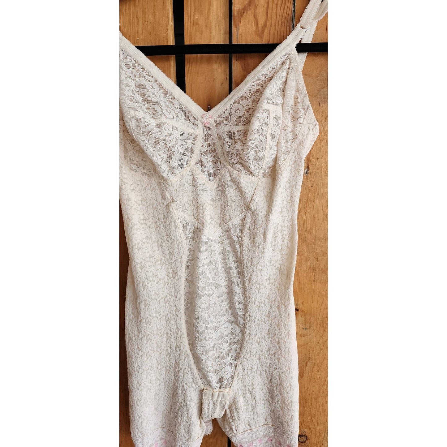 Vintage 50s White Lace Girdle/Full Form Bra Jezebel 38C