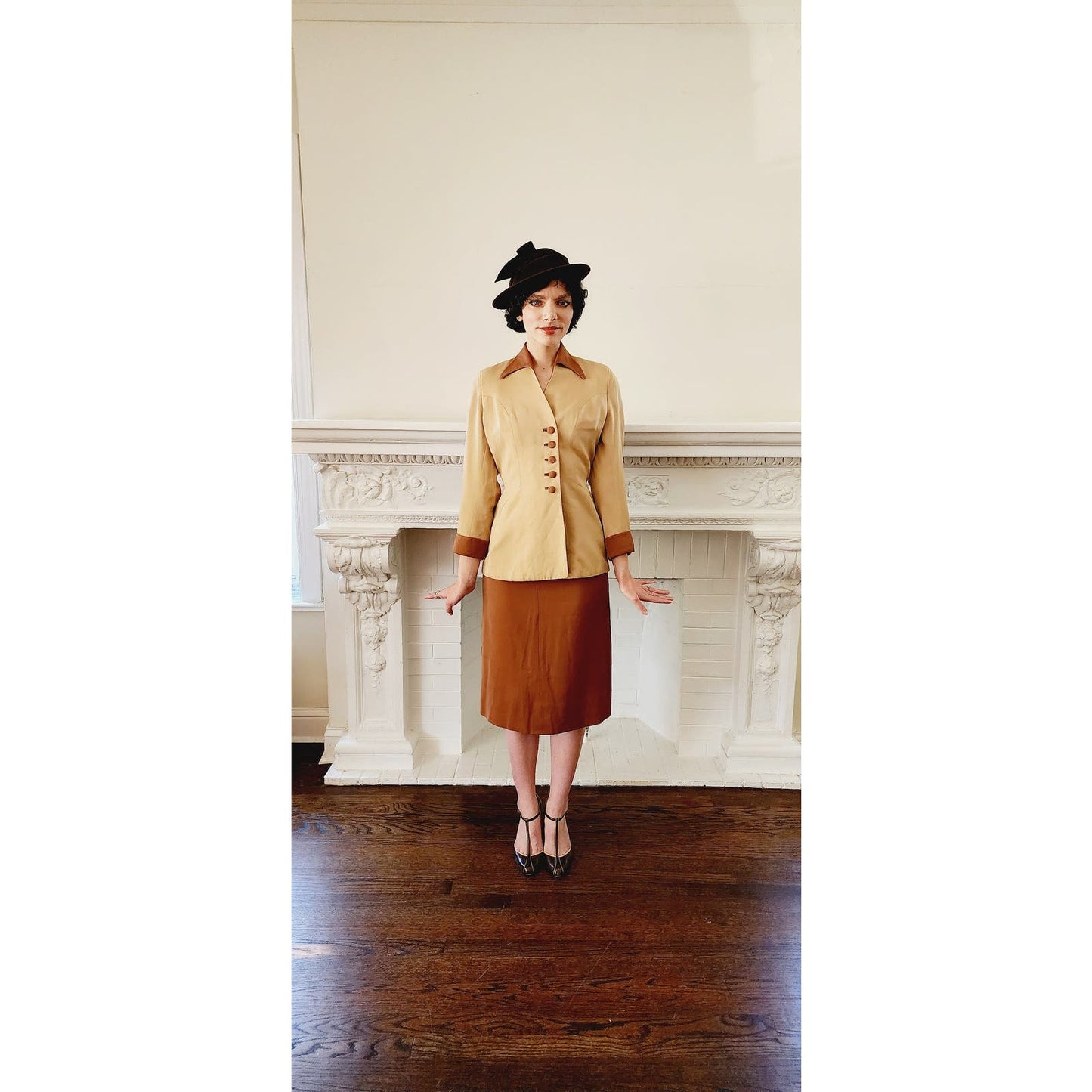 Vintage 40s Skirt Suit Beige Tan Gabardine Wool Large Collar