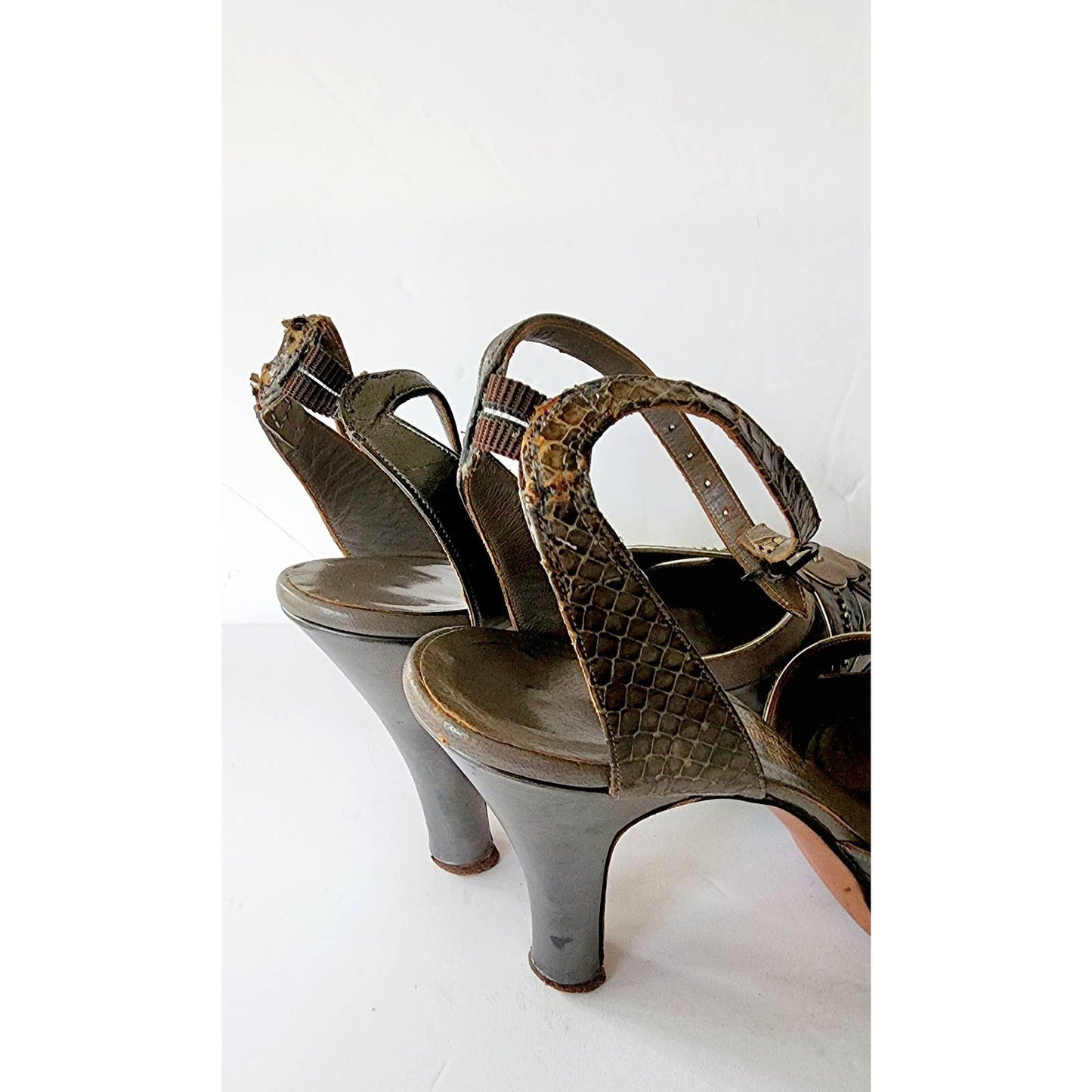 Vintage 40s High Heel Platform Shoes Maryjanes Gray Silver Floral Manning Original