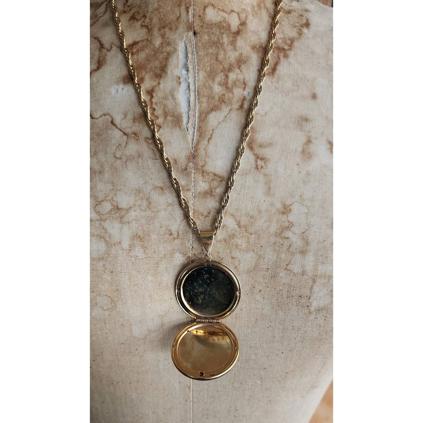 60s Enamel Locket Pendant Necklace Gold Chain Green Floral