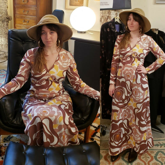 1970s Long Sleeved Maxi Dress Bold Print Brown Beige Floral Print V Neckline S