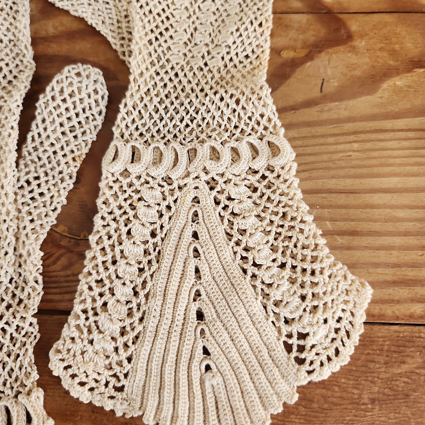 Edwardian Gloves in Cream Crochet, Handknit in Cotton