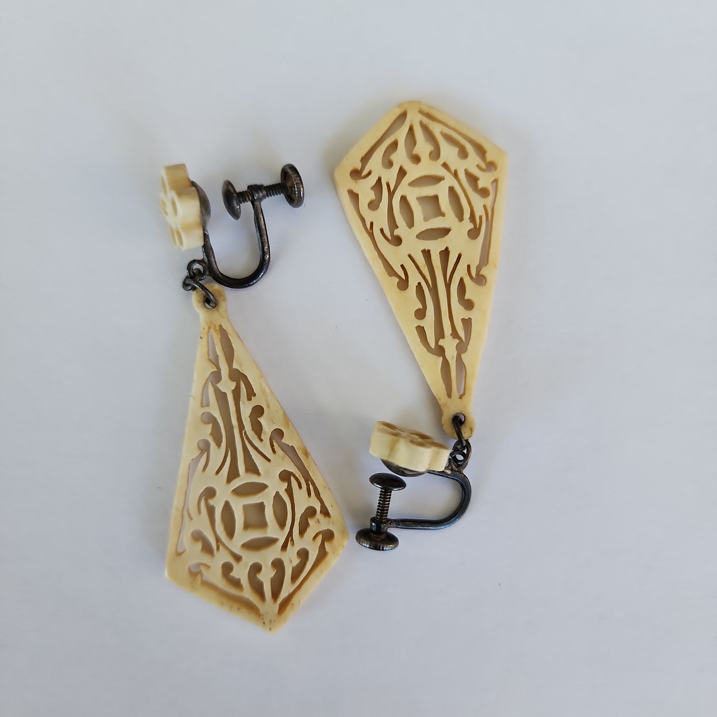 1940s Carved Bone Dangle Earrings in Cream / Sterling Screw on Clips